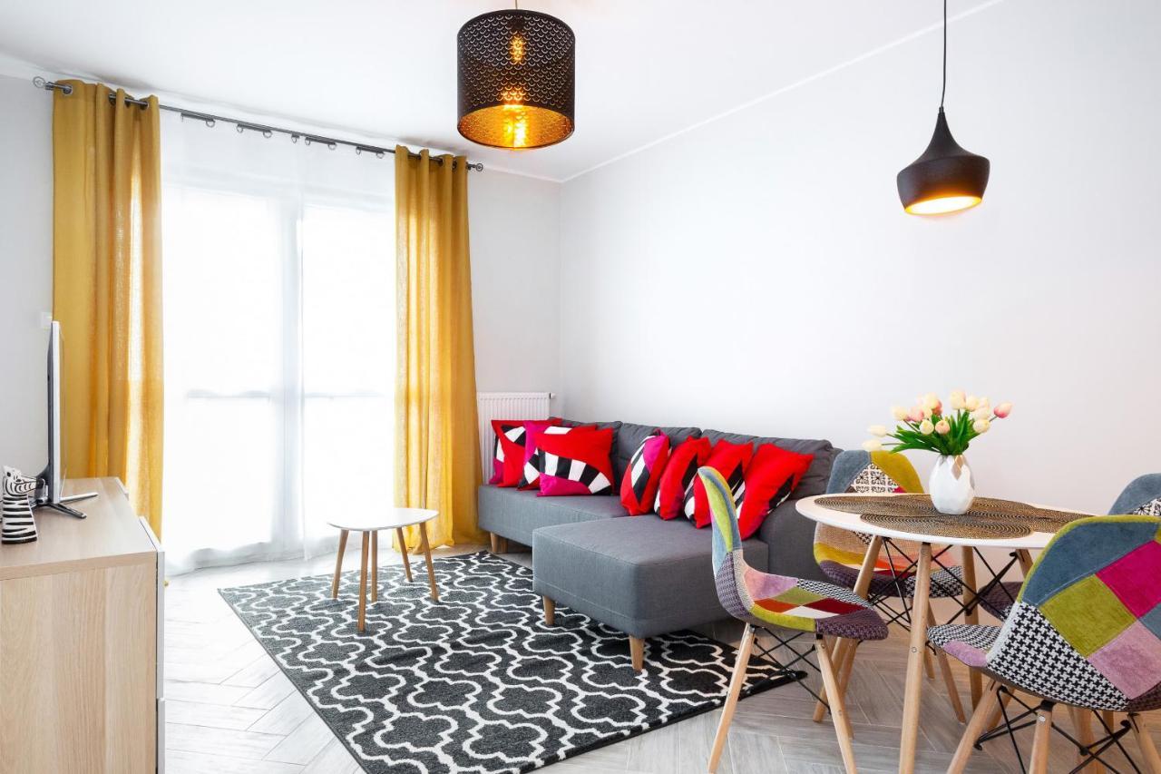 Rondo Wiatraczna By Renters Apartamento *