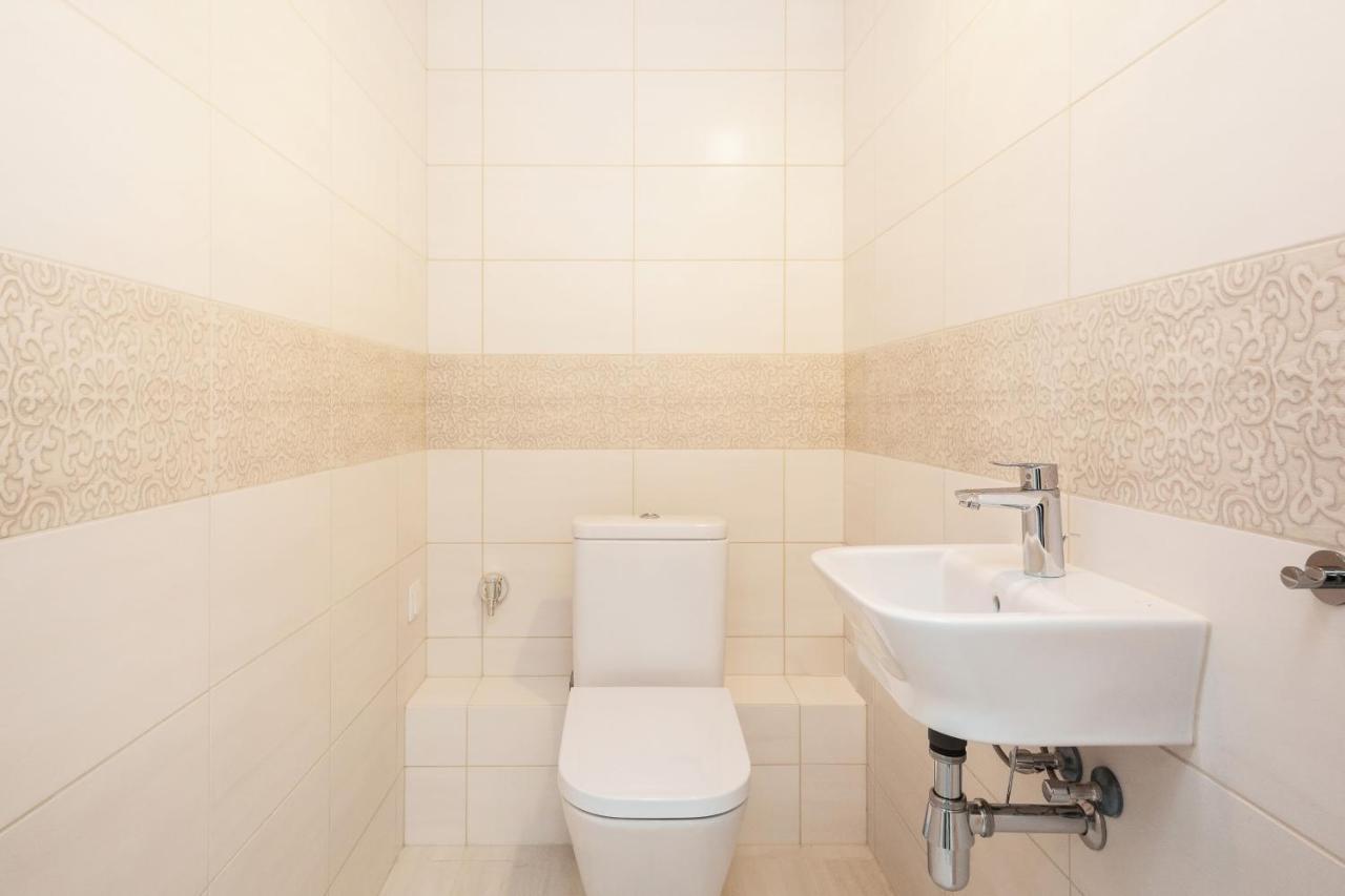 Rondo Wiatraczna By Renters Appartamento *